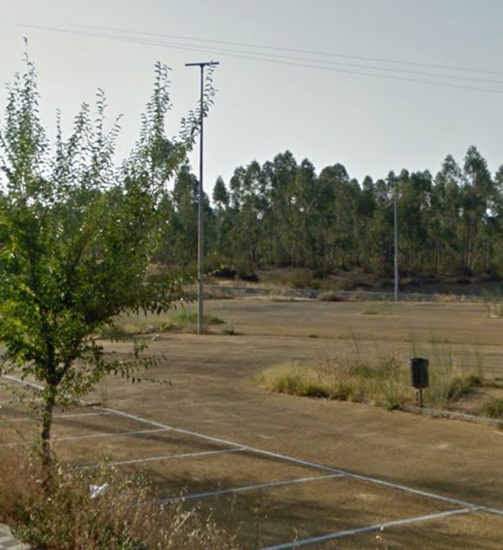 Aparcamiento gratuito en Camino del Cementerio en Valverde del Camino