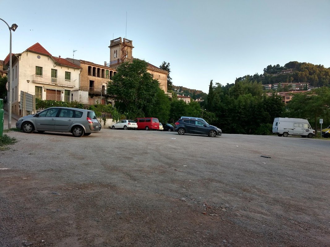 Parking gratuito en el centro de Moià (Carrer de Richard Wagner) en Moià (Barcelona)