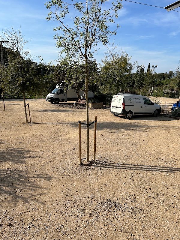 Aparcamiento gratuito en el Carrer de Sota Muralla, Peralada en Peralada (Girona)