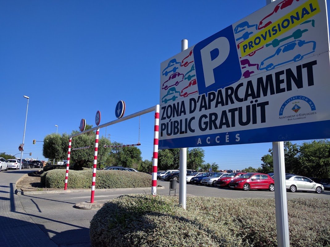 Aparcamiento gratuito en Carrer de Vic en Esplugues de Llobregat (Barcelona)