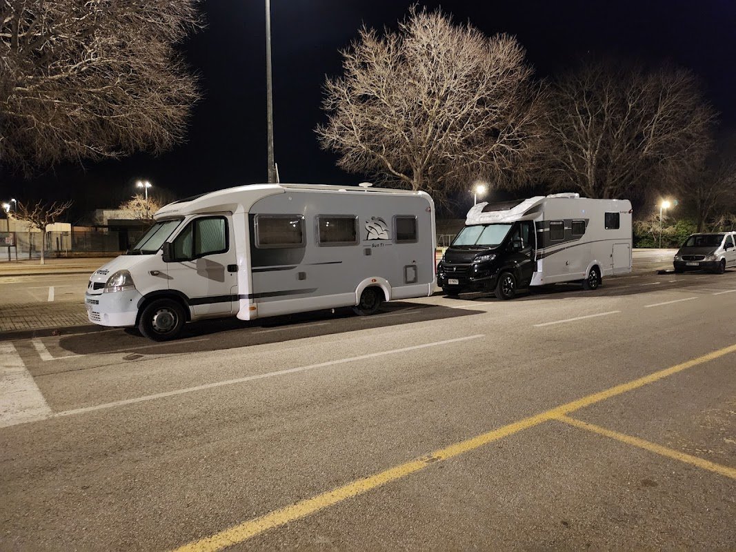 Parking gratuito con plazas PMR en Castelló d'Empúries en Castelló d'Empúries (Girona)