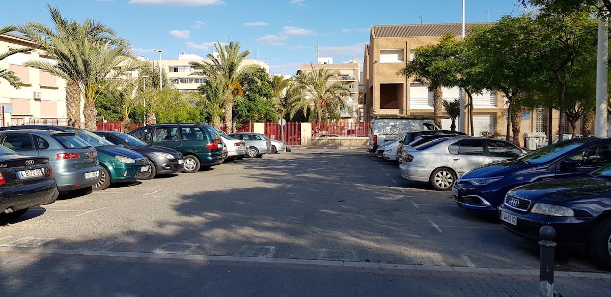 Aparcamiento gratuito en carrer Pedro Moreno Sastre en Elche (Alicante)