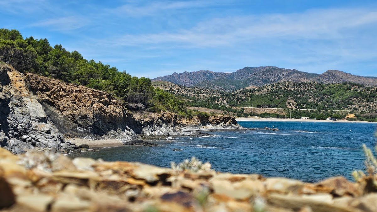 Aparcamiento gratuito en Carrer Sant Miquel de Colera, Llançà en Colera (Girona)