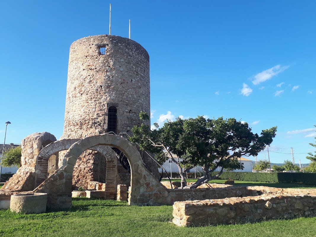 Aparcamiento gratuito en Carrer Trenta en Camarles (Tarragona)