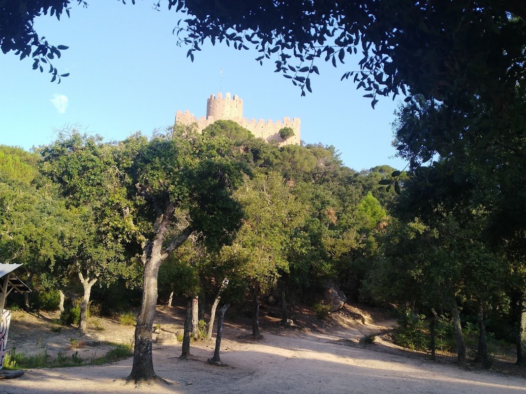 Parking gratuito del Castell de Farners (Santa Coloma de Farners) en Santa Coloma de Farners (Girona)