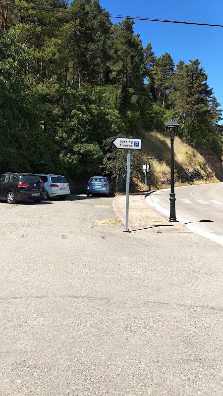Aparcamiento gratuito en Carretera de Ortigosa de Cameros en Ortigosa de Cameros (La Rioja)
