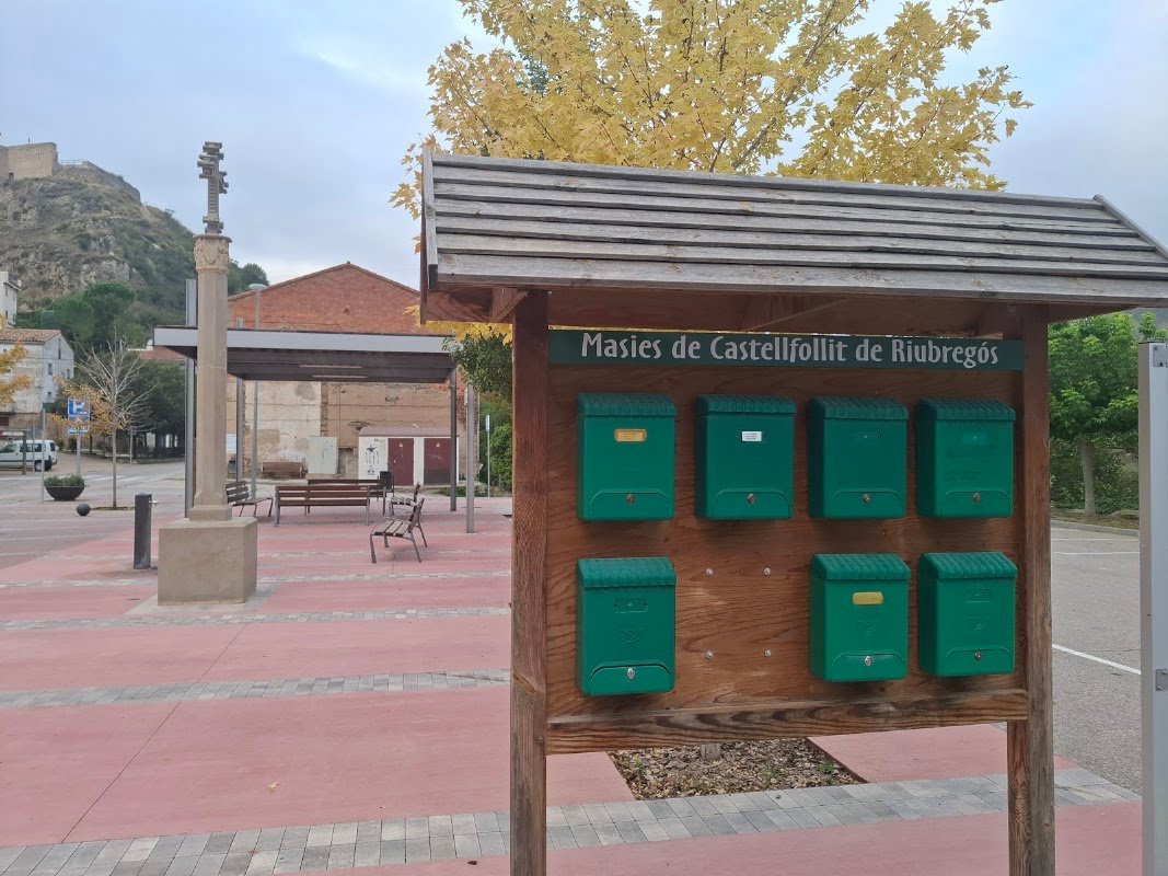 Parking gratuito en Castellfollit de Riubregós (Ctra. de Ponts) en Castellfollit de Riubregós (Barcelona)