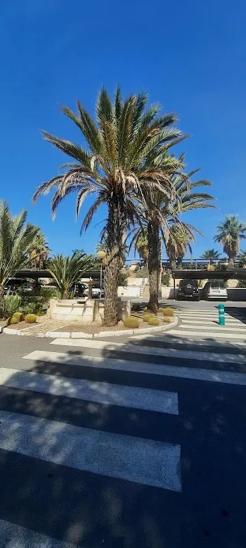 Aparcamiento cerca de Aeropuerto de Almería (LEI) en Viator (Almería) — foto 4 de 4
