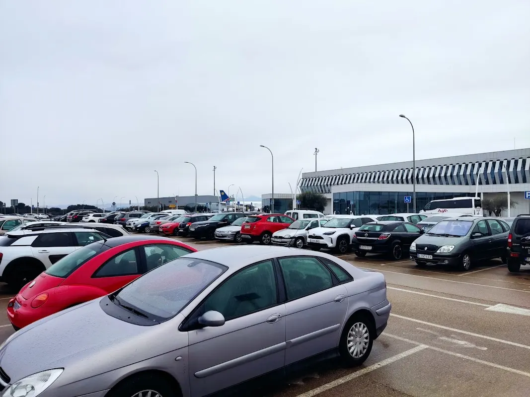 Aparcamiento gratuito cerca de Aeropuerto de Castellón (CDT) en Vilanova d'Alcolea (Castellón) — foto 2 de 4