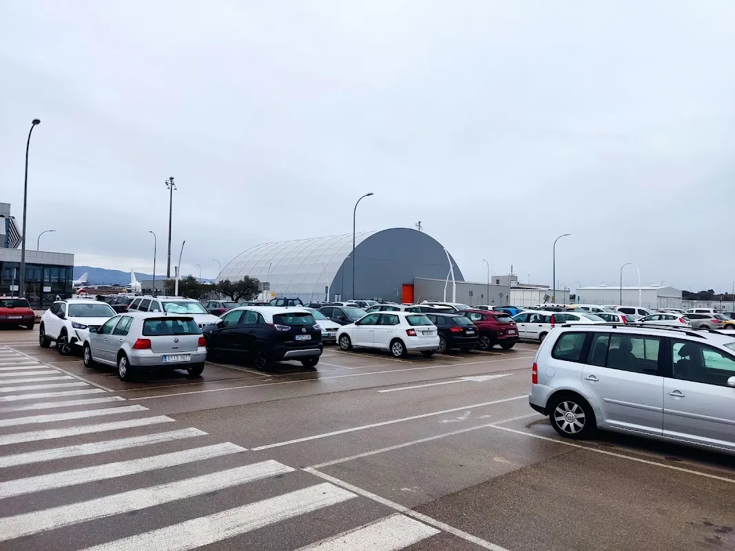 Aparcamiento gratuito cerca de Aeropuerto de Castellón (CDT) en Vilanova d'Alcolea (Castellón) — foto 1 de 4