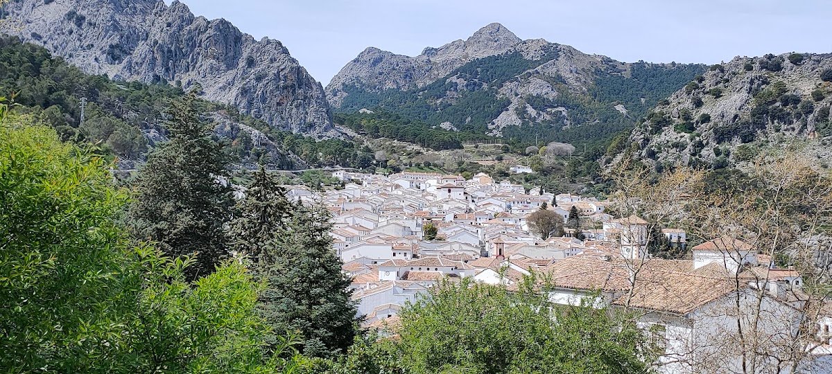Aparcamiento gratuito cerca de Parque Natural Sierra de Grazalema en Grazalema (Cádiz)