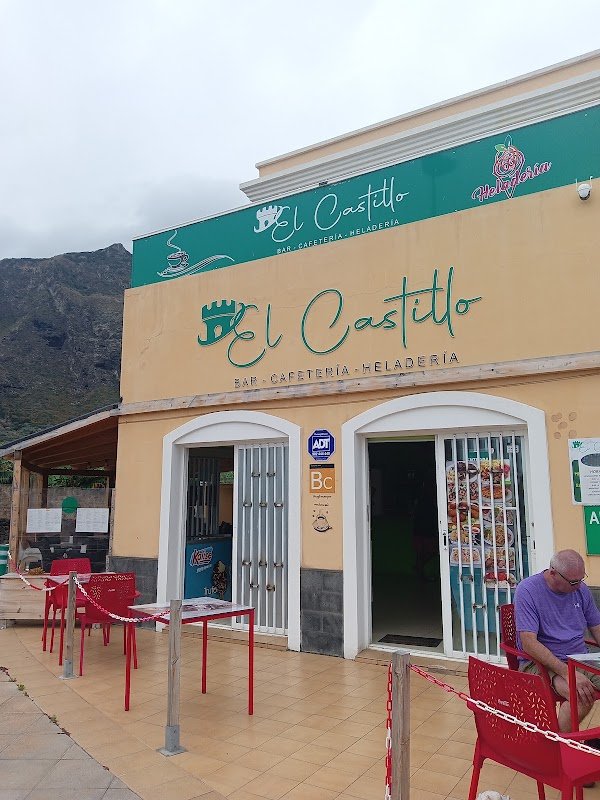 Parking en el suroeste de Buenavista del Norte en Buenavista del Norte (Santa Cruz de Tenerife) — foto 1 de 2