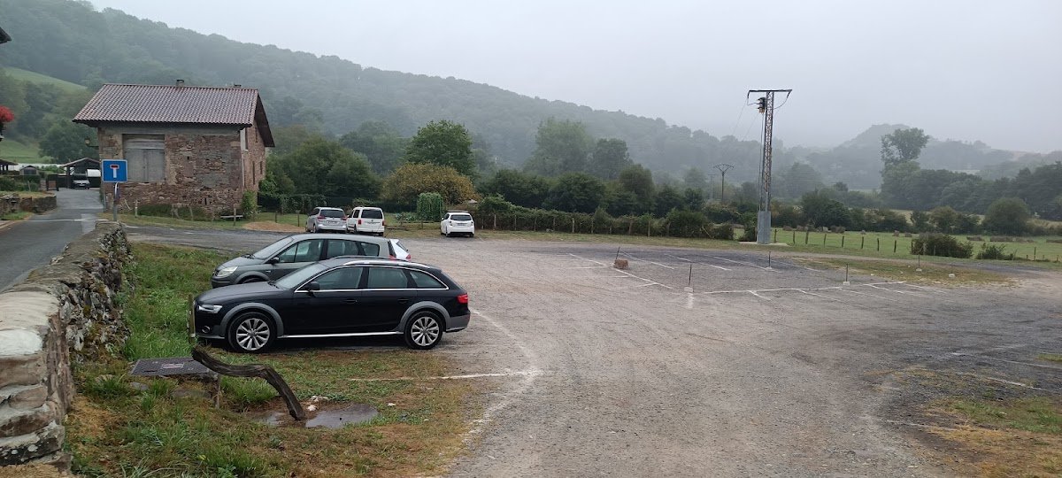 Aparcamiento gratuito en Kisuko Arteka karrika en Baztan (Navarra)