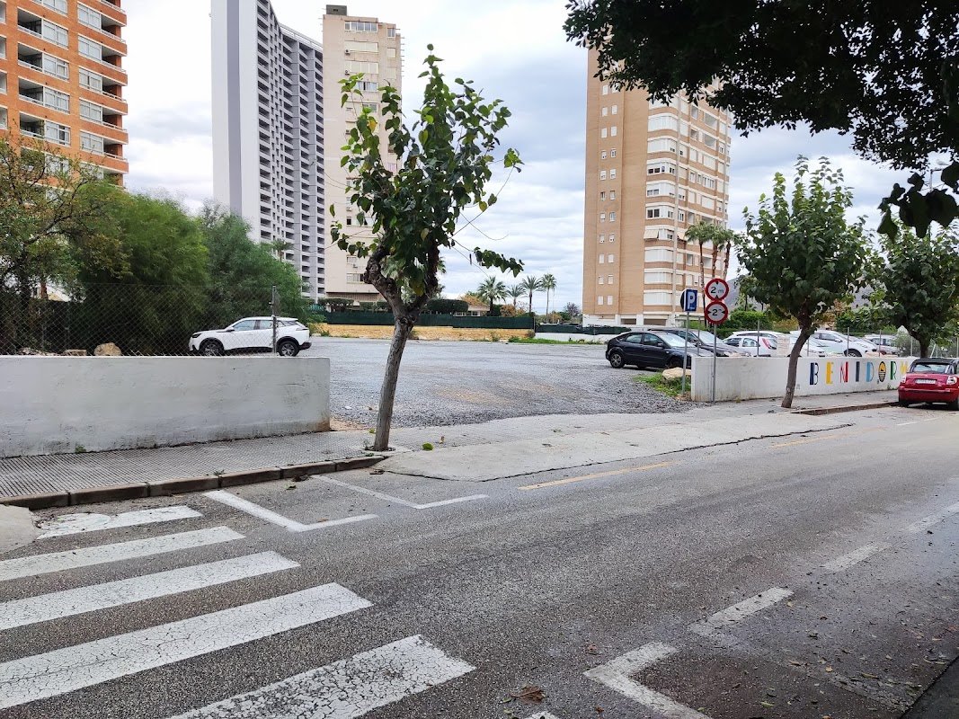 Parking gratuito Lérida D'Oboe en Benidorm (zona Levante) en Benidorm (Alicante)