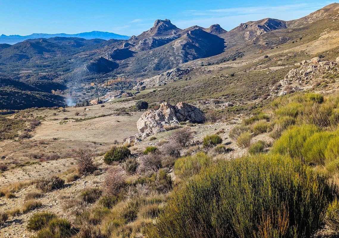 Aparcamiento gratuito en Lugar Prado Negro en Iznalloz (Granada)