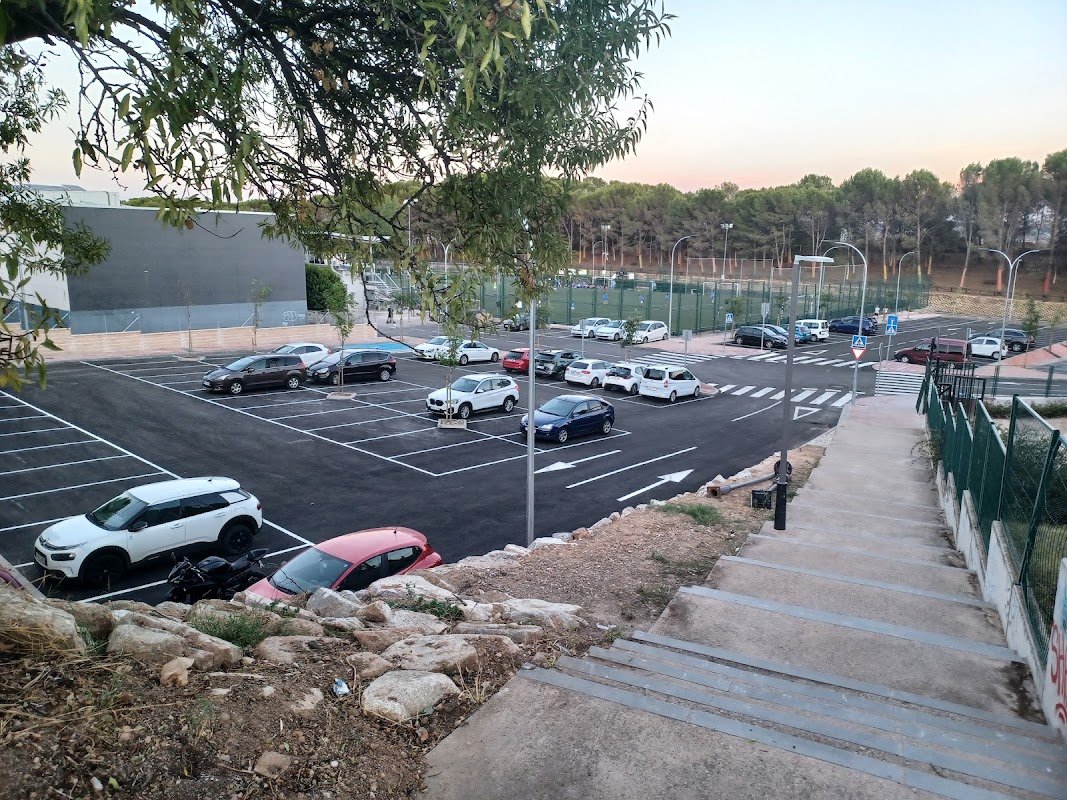 Aparcamiento gratuito en Paseo de los Flexos en Meco (Madrid)