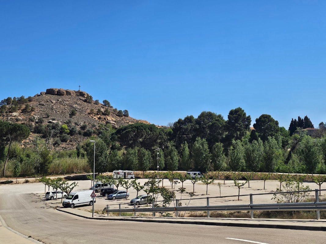 Parking gratuito del paseo fluvial en Albalate del Arzobispo en Albalate del Arzobispo