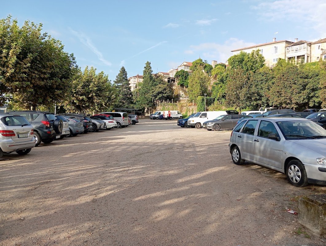 Parking gratuito del Paseo Fluvial de Tui (Bajada al Embarcadero) en Tui (Pontevedra)