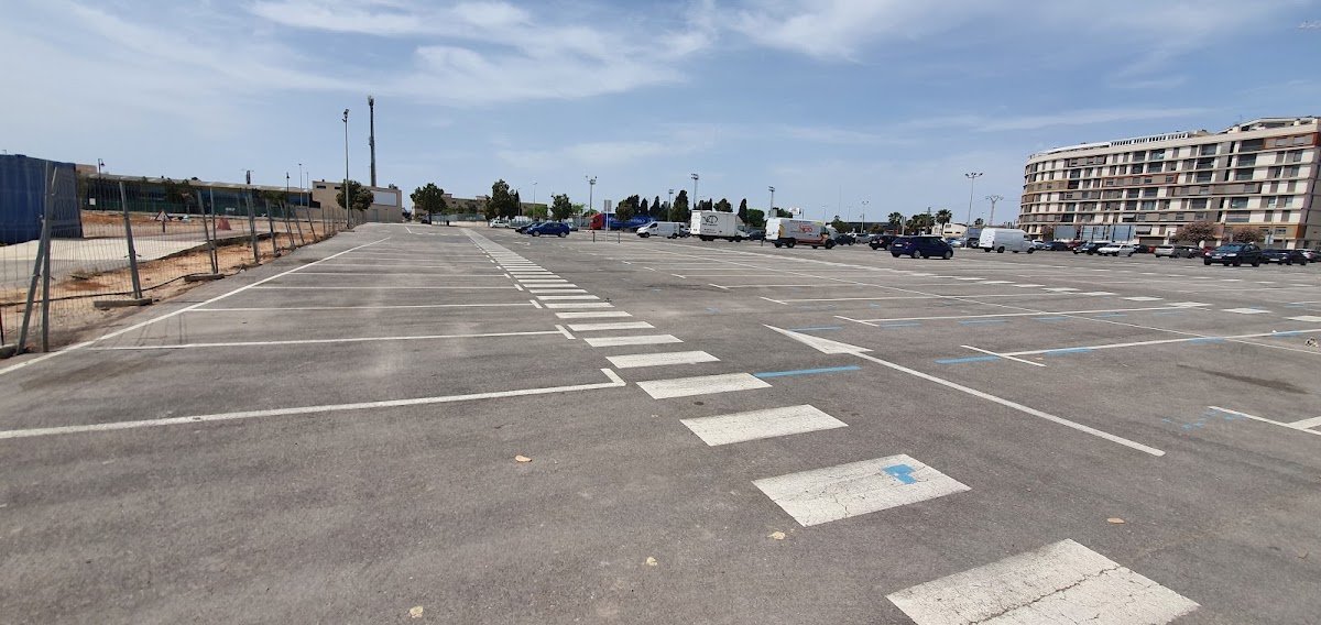 Aparcamiento gratuito junto al metro de Quart de Poblet en Quart de Poblet (Valencia)
