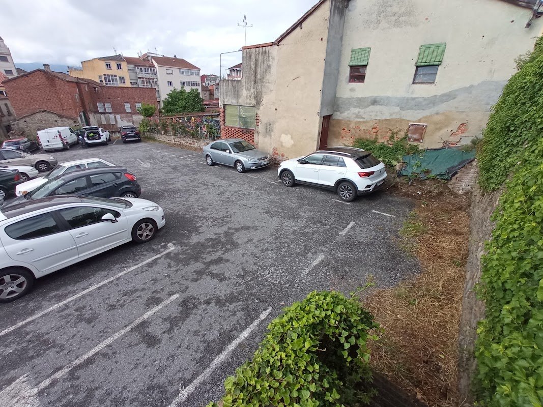Parking gratuito de 29 plazas en Rúa das Flores (Monforte) en Monforte de Lemos (Lugo)