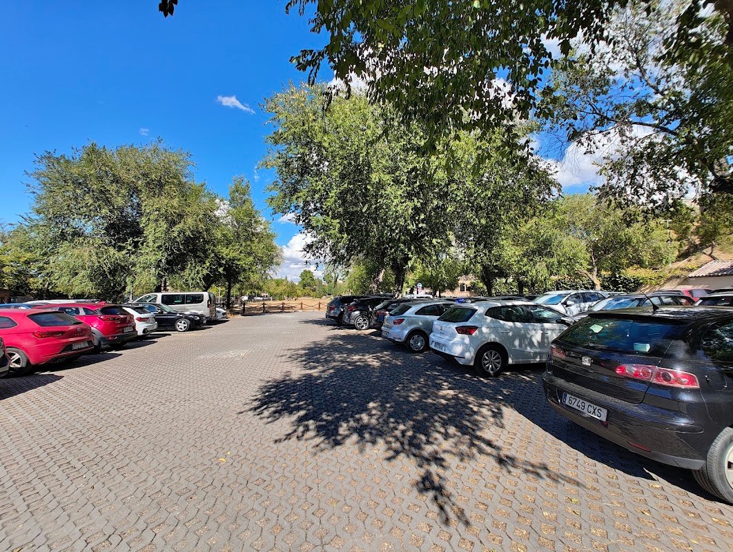 Parking gratis y amplio junto a la Fábrica de Armas (Toledo) en Toledo