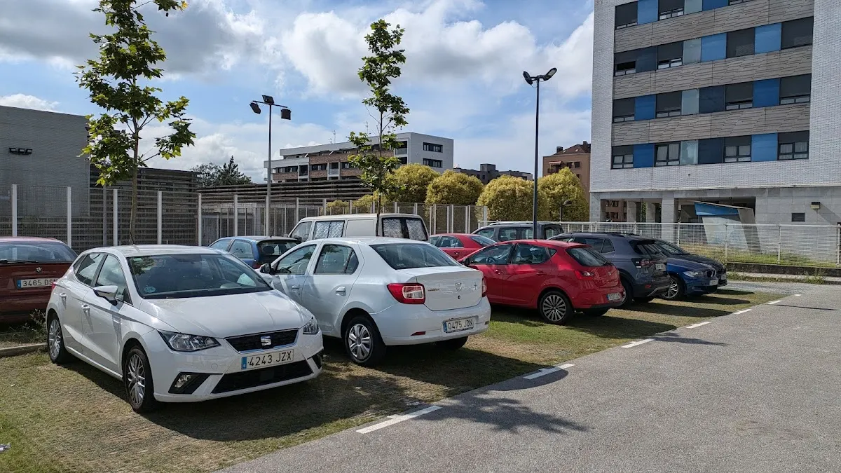 Aparcamiento La Calzada, Gijón/Xixón en Gijón / Xixón (Asturias) — foto 2 de 4