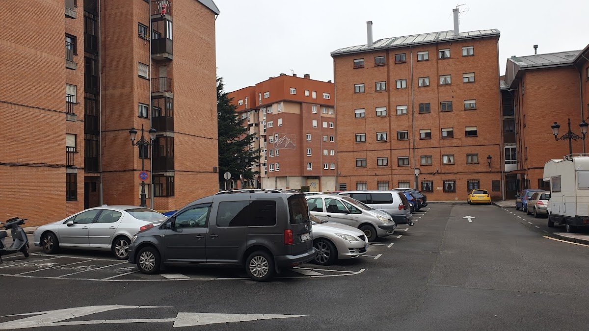 Parking gratuito en la calle Tigre Juan de Oviedo (Asturias) en Oviedo (Asturias)