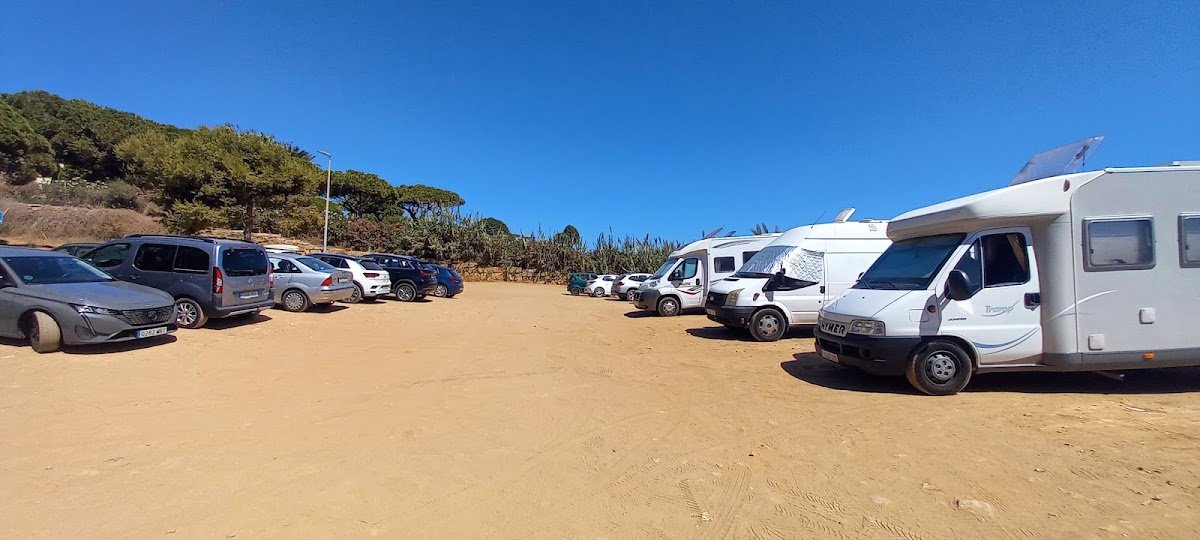 Parking gratuito en Cabopino, Marbella (calle Mallorca) en Marbella (Málaga)