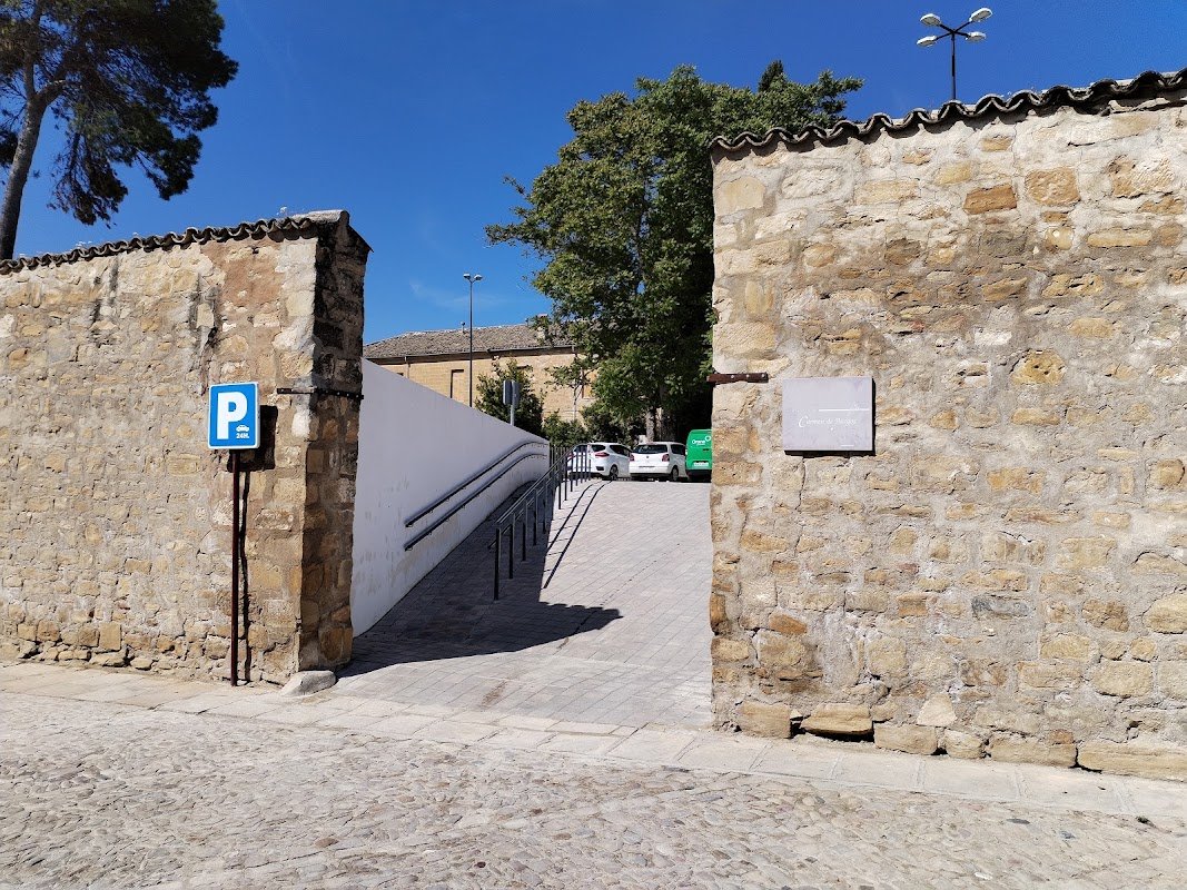 Aparcamiento Zona Monumental en Baeza (Jaén)