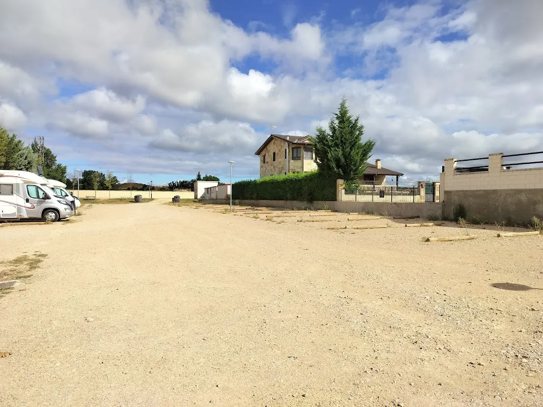 Parking de Almazán, autocaravanas gratis en Soria en Almazán (Soria) — foto 3 de 4