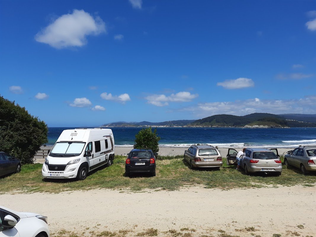 Área de aparcamiento en el sureste de Cariño en Cariño (A Coruña)