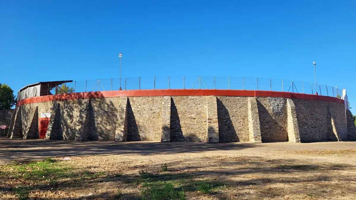 Parking gratuito junto a la Plaza de Toros, Astorga en Astorga (León) — foto 2 de 4