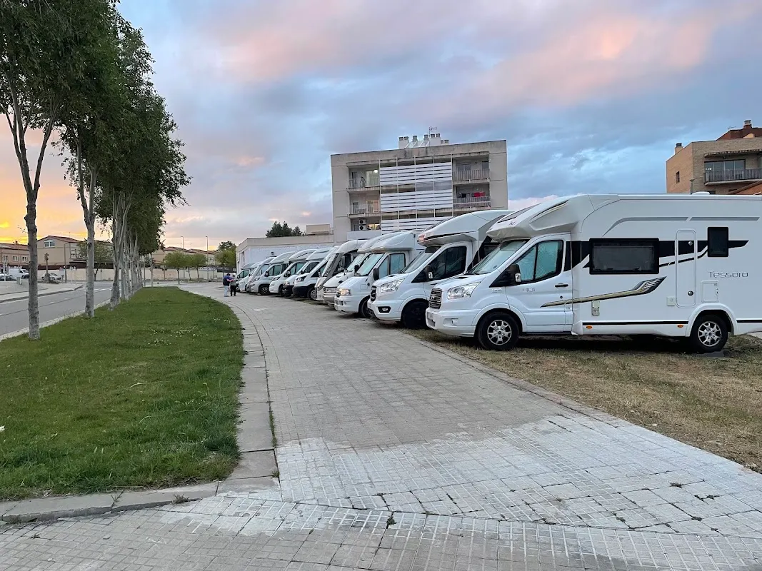 Parking Auto Camper Montblanc: pernocta autocaravanas en Montblanc (Tarragona) — foto 2 de 4