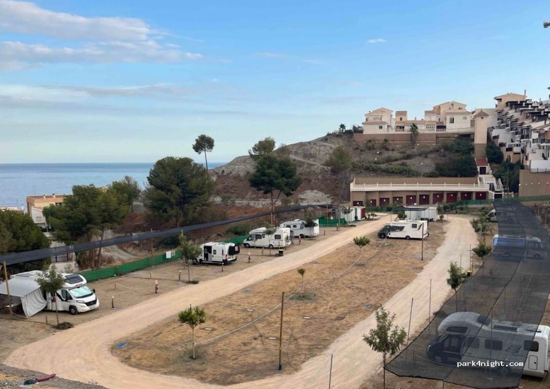 Parking Área de autocaravanas Al Club (Costacabria), Almuñécar en Almuñécar (Granada) — foto 2 de 2
