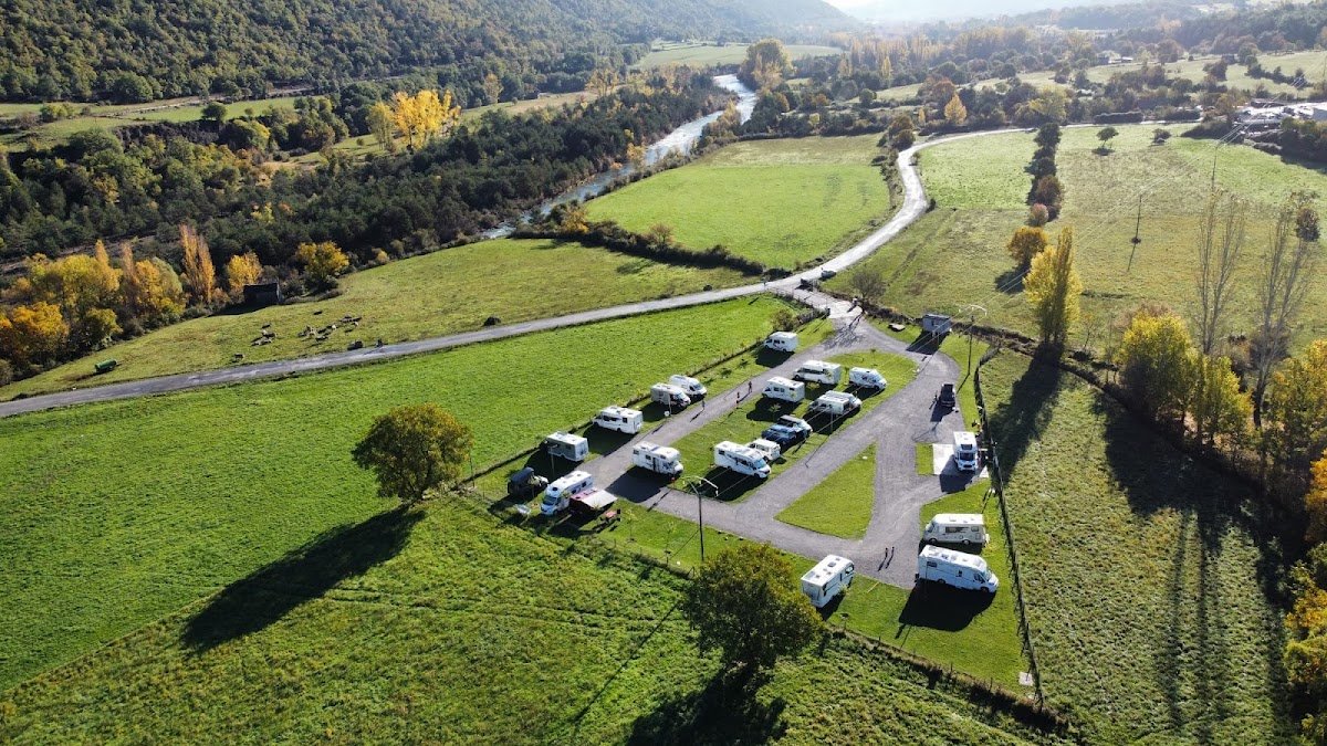 Parking de Autocaravanas Ordesa Pirineos (Fiscal, Huesca) en Fiscal (Huesca)