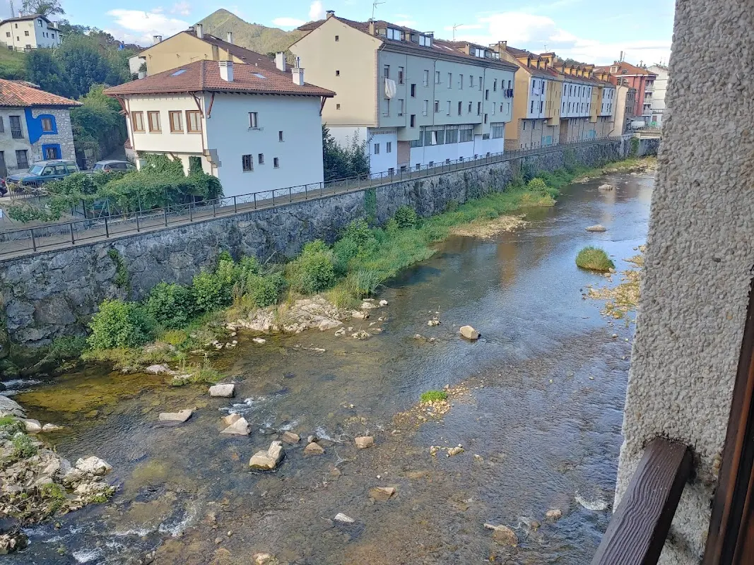 Parking gratuito El Llerau, Cangas de Onís en Cangas de Onís (Asturias) — foto 4 de 4