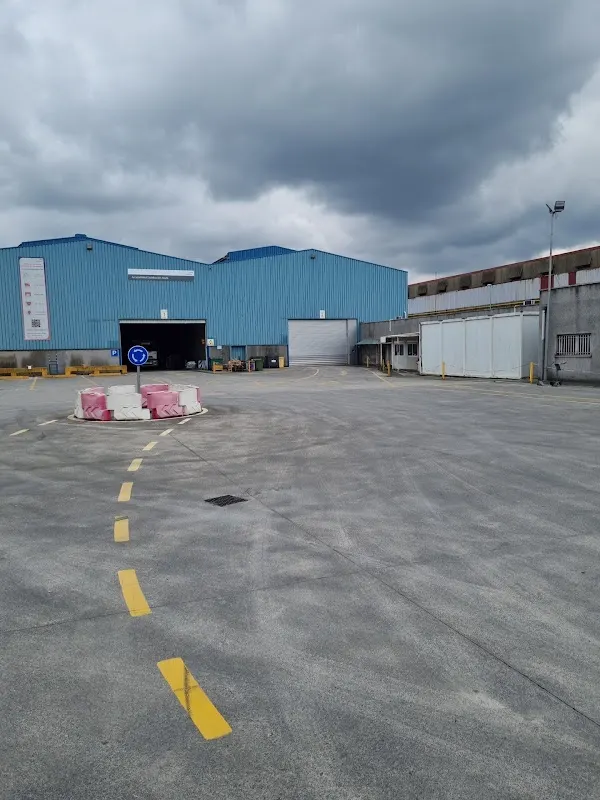 Parking en el polígono Ibaiondo, Hernani en Hernani (Gipuzkoa) — foto 3 de 4