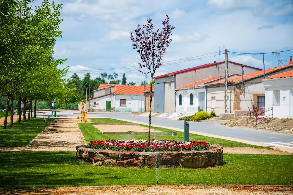 Área de Huerta: parking gratis para autocaravanas 24h en Huerta (Salamanca)