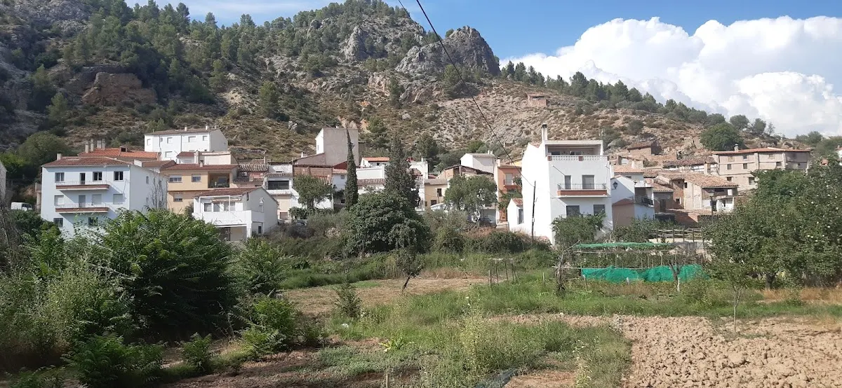 Parking de La Olmeda, Santa Cruz de Moya en Santa Cruz de Moya (Cuenca) — foto 2 de 4