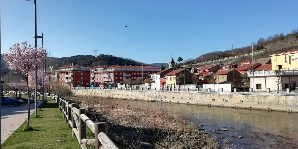 Parking de autocaravanas gratis en La Pola de Gordón (León) en La Pola de Gordón (León) — foto 4 de 4