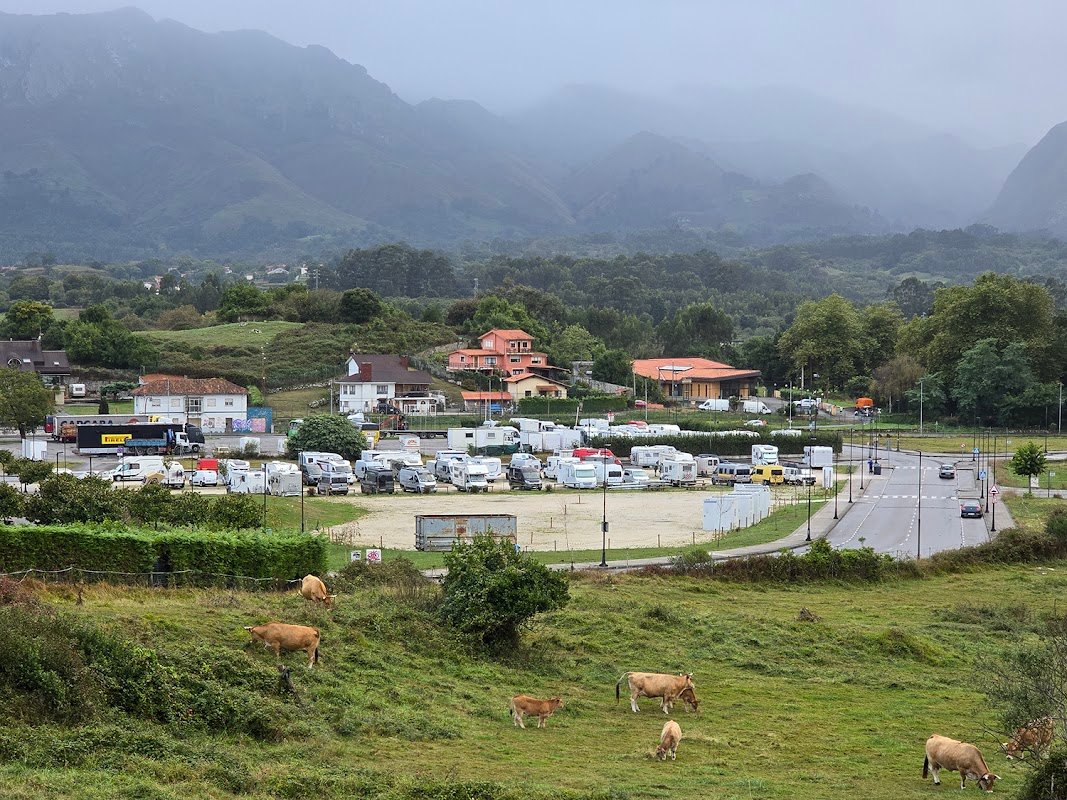 Parking de autocaravanas La Talá (Llanes, Asturias) en Llanes (Asturias)