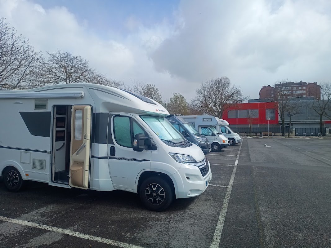 Parking de autocaravanas Lakua en Vitoria-Gasteiz en Vitoria-Gasteiz (Álava) — foto 2 de 3