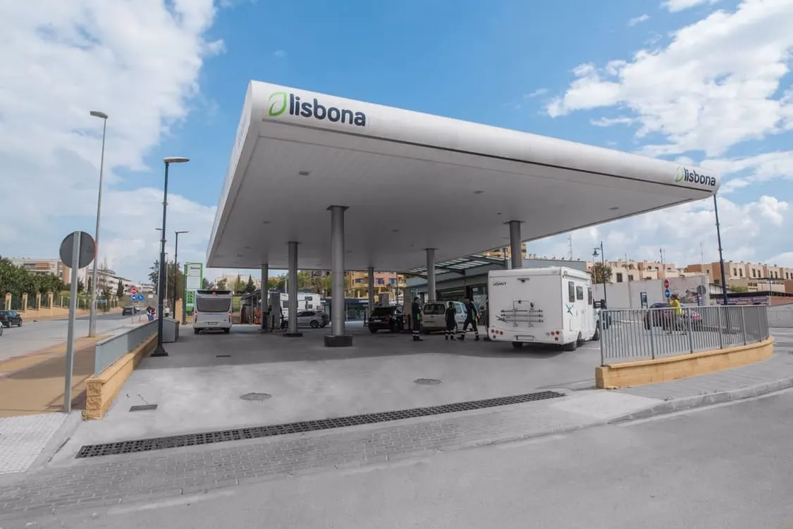 Parking gratuito en gasolinera Lisboa, Torre del Mar en Torre del Mar (Málaga)