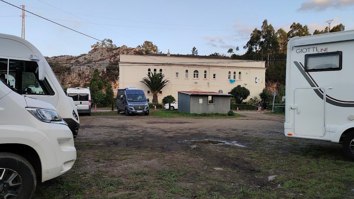 Parking Dónde aparcar en Luarca: área de autocaravanas en Luarca (Asturias) — foto 3 de 3