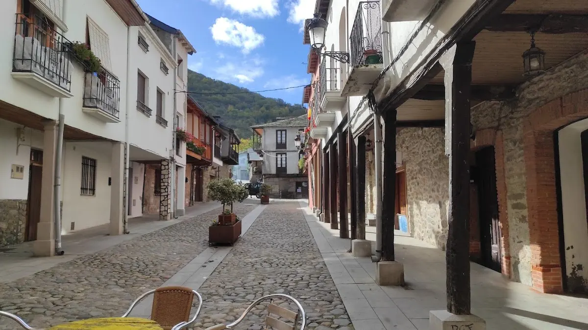 Área de Molinaseca: parking gratis 24h en Molinaseca (León)