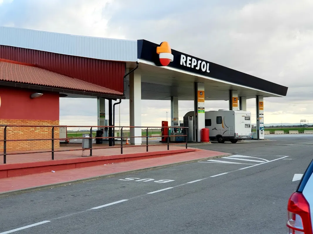 Área de Monreal del Campo: parking autocaravanas en Teruel en Monreal del Campo (Teruel)