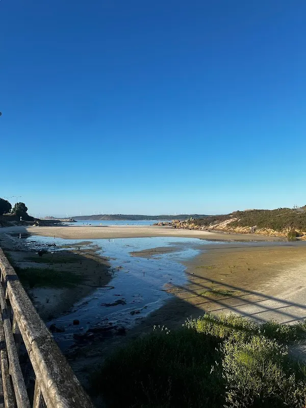 Parking de Muxía para autocaravanas: gratis junto a la playa en ● Muxía (A Coruña) — foto 2 de 4