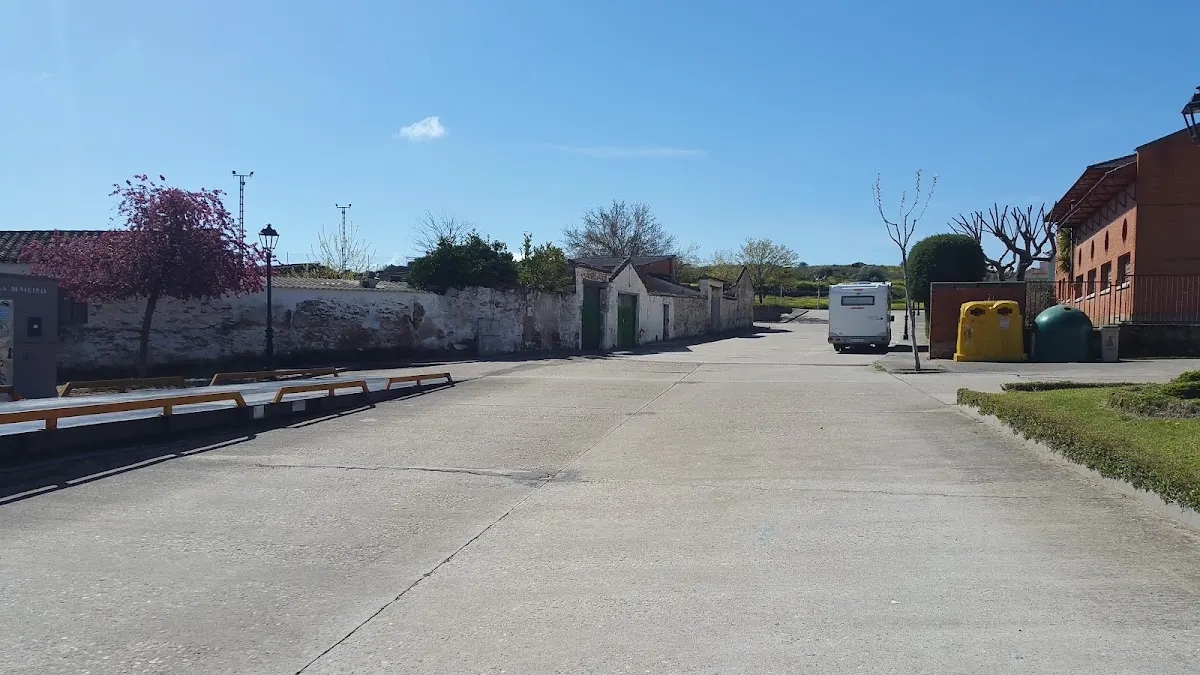 Parking gratuito Área de Oropesa: pernocta gratis para autocaravanas en Oropesa (Toledo)