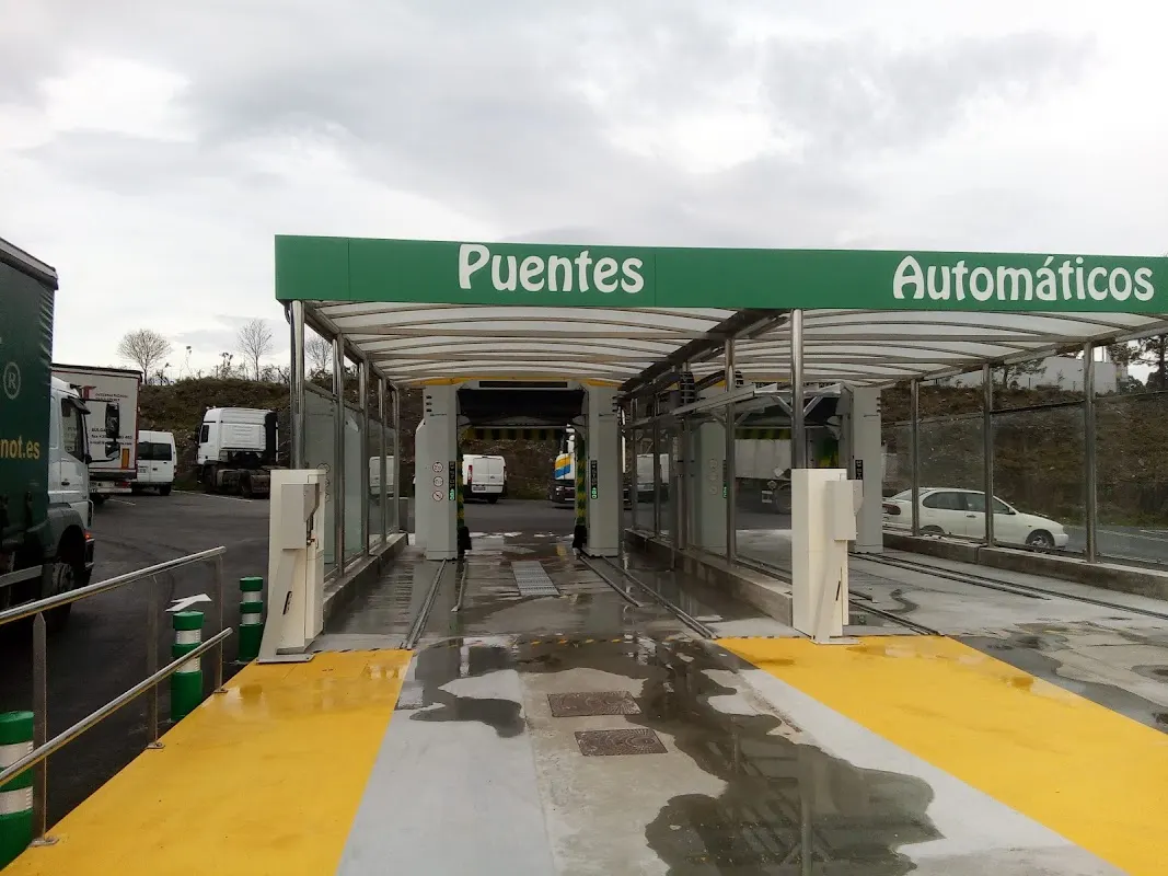 Parking Ortegal Oil para Autocaravanas — Fene en Fene (A Coruña) — foto 3 de 4