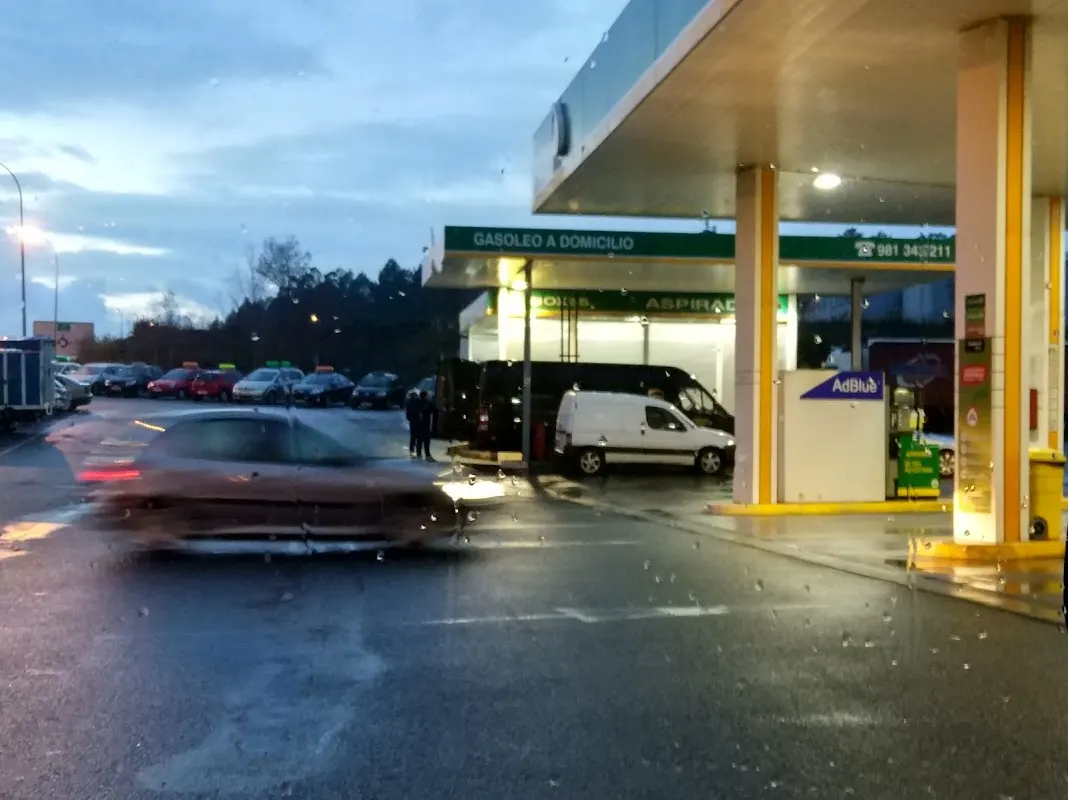 Parking Ortegal Oil para Autocaravanas — Fene en Fene (A Coruña)